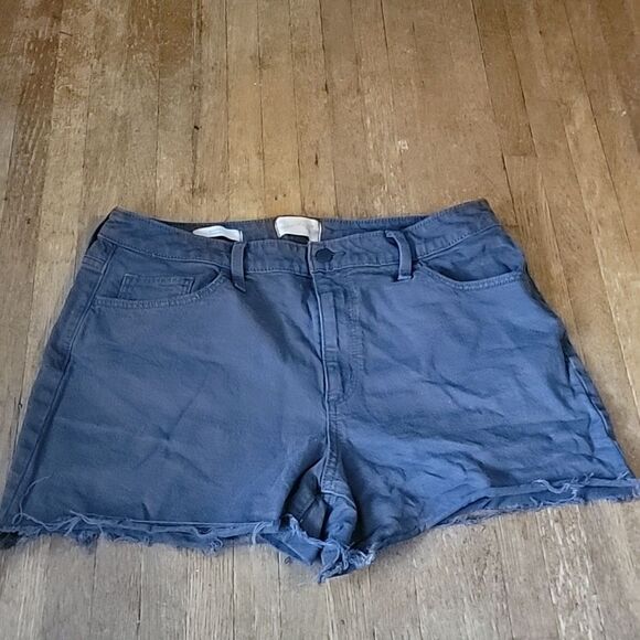 Shredded jean short - Picture 1 of 5